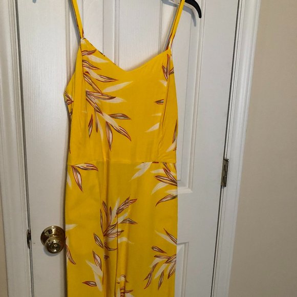 Apt. 9 Dresses & Skirts - Apt. 9 yellow sundress